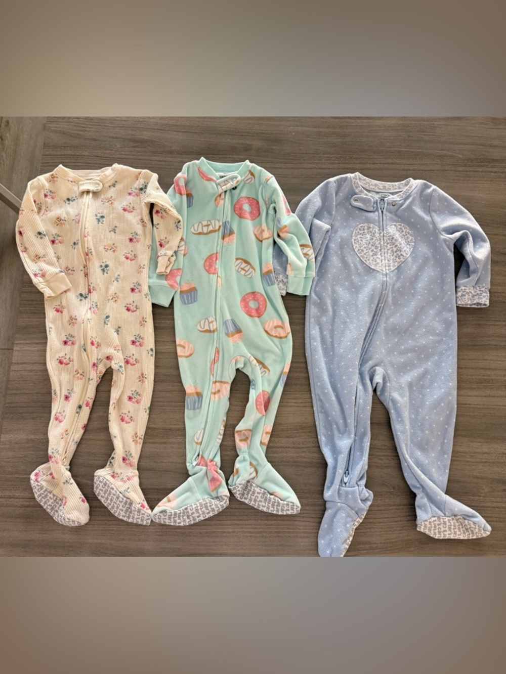 Carter’s 12M Footed PJs Bundle 💗